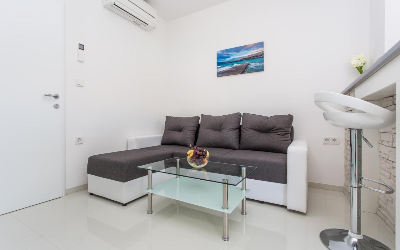Apartments With A Parking Space Baska, Krk - 18808 Exterior photo