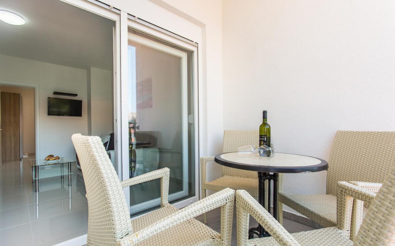 Apartments With A Parking Space Baska, Krk - 18808 Exterior photo