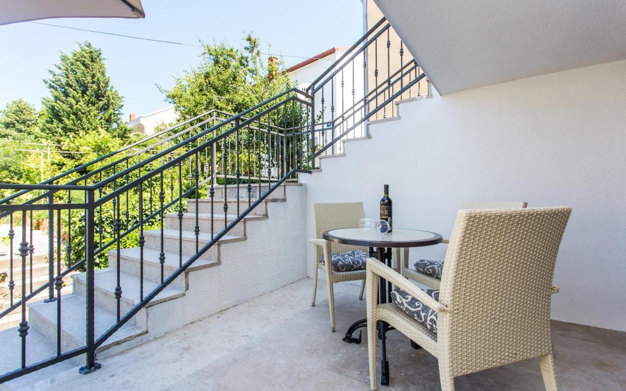 Apartments With A Parking Space Baska, Krk - 18808 Exterior photo